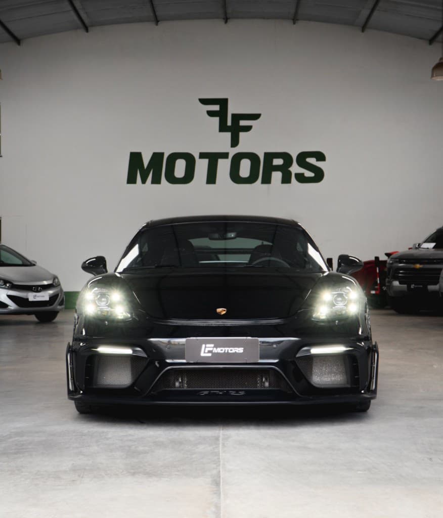 Porsche 718 Cayman GT4 RS na loja LF Motors